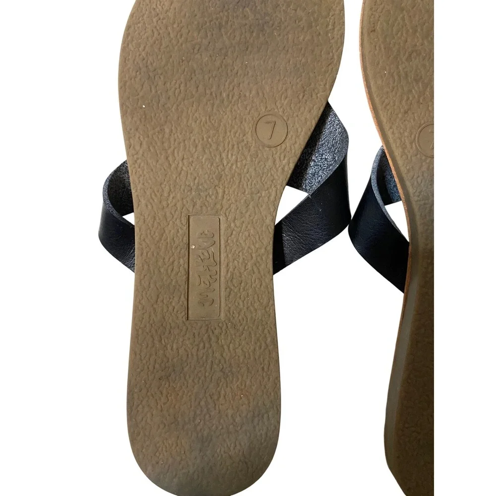 Madpole Black Thong Sandals Womens Size 7 Flat Flip Flops Minimalist Summer Shoe